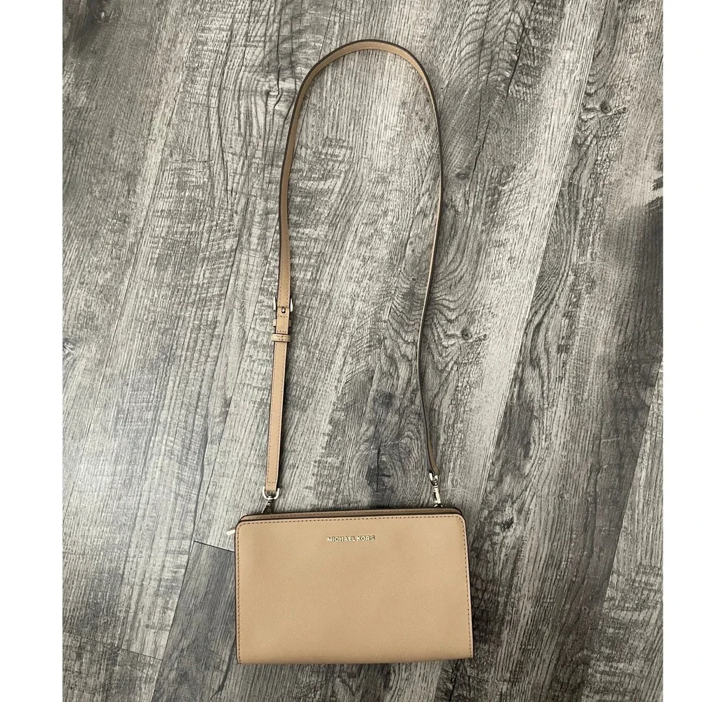 Michael Kors excellent pre